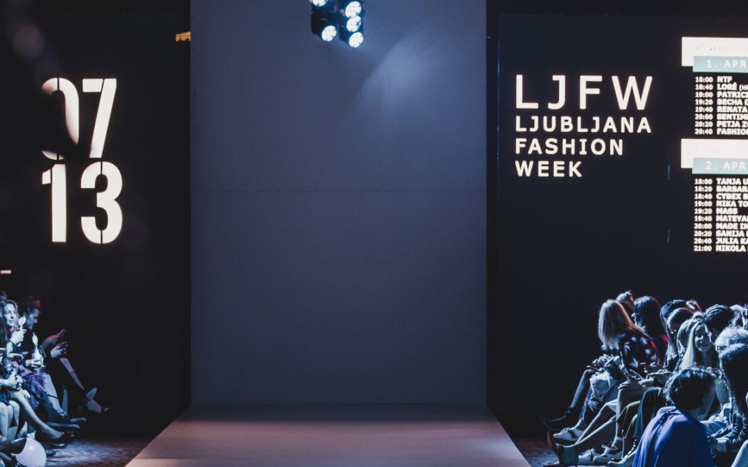 Setting up an event tent, LJFW 2019, Republic Square, Ljubljana
